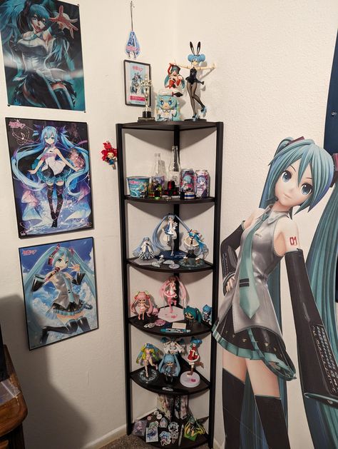 Character Shrine Ideas, Anime Shrine, Shrine Ideas, Character Shrine, Anime Room, Bedroom Idea, Anime Merch, Gaming Setup, My Bedroom