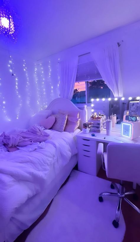 Teen Bedrooms Girls Ideas, Preppy Room Decor Bedroom, Aesthetic Bedrooms For Teens, Small Girly Room Ideas, Cute Small Rooms, Room Ideas Teenagers Girl, Teen Room Ideas Girl, Teen Girl Room Aesthetic, Small Cosy Bedroom Ideas