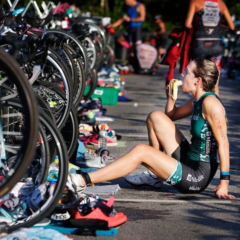 Racing a half-Ironman requires some nutritional planning. Bike Race, Ironman Training, Ironman Training Plan, Triathlon Nutrition Plan, Triathlon Aesthetic, Half Ironman Training Plan, Women Triathletes, Half Ironman Training, Ironman Race