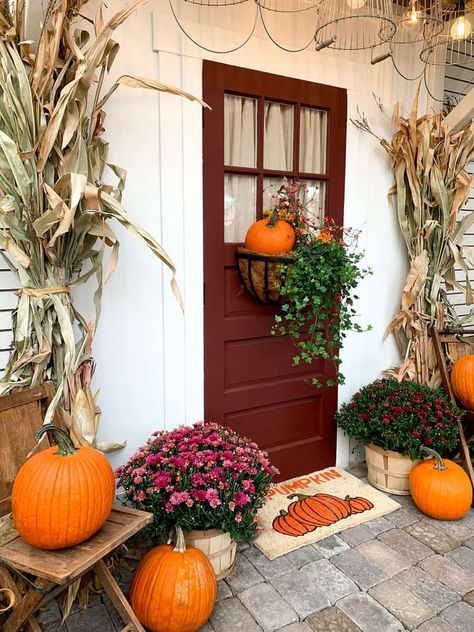 Front Porch Ideas: Seasonal Fall Holiday Decorating Simple Fall Porch Decor, Fall Gardens, Potted Mums, Gate Entrance, Fall Front Porch Ideas, Artificial Hanging Plants, Fall Front Porch Decor, Fall Door Decorations, Lake Living