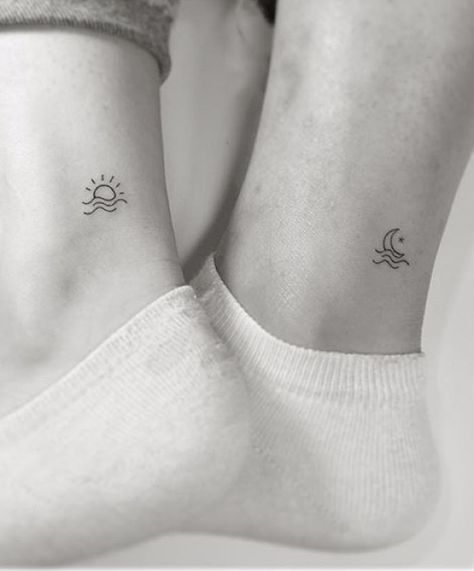 Tato Realis, Tattoo Sonne, Matching Bff Tattoos, Tato Minimal, Small Shoulder Tattoos, Tato Henna, Meaningful Tattoos For Women, Men Tattoos, Inspiration Tattoos