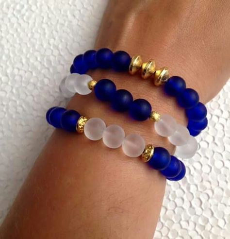 Pulseras Blue And White Bracelet, Forever Bracelets, Gemstone Stretch Bracelets, Superduo Bracelet, Beads Bracelet Design, Beads Bracelets, Homemade Jewelry, Handmade Beaded Jewelry, Beaded Bracelets Diy