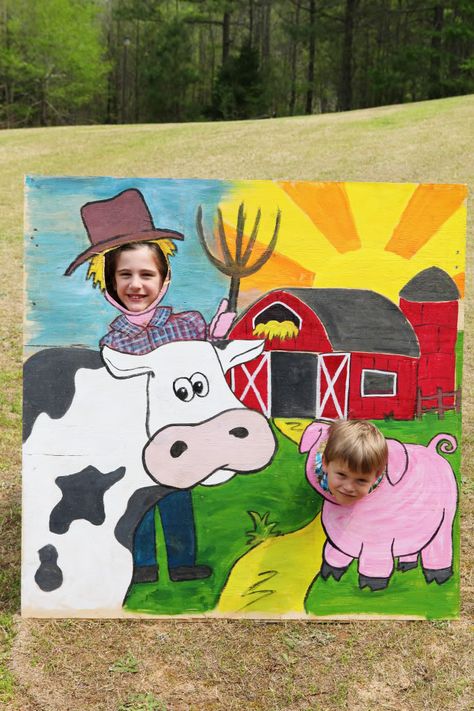 Farm Yard Birthday Party, Yard Birthday Party, Farmyard Party, Barnyard Theme, Old Mcdonald, Barnyard Birthday Party, Farm Theme Birthday, Farm Animals Birthday Party, Farm Themed Birthday Party