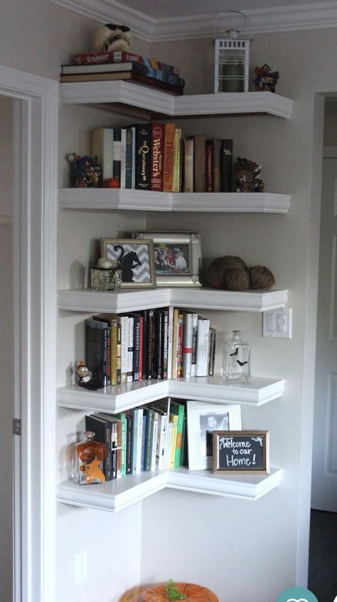 Wall Corner Book Shelf Ideas, Wall Book Shelf Corner, Wall Book Shelf Ideas Bedroom Corner, Hanging Wall Bookshelves, Book Shelf Ideas Bedroom Small Spaces Wall Shelves, Small Book Shelf Ideas Bedroom, Aesthetic Bookshelf Ideas Bedroom, Corner Book Shelf Ideas, Girl Cave Ideas Small Spaces