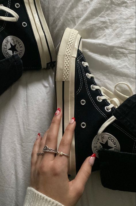 Converse Chuck 70 Aesthetic, Chuck 70s Outfit Woman, 70s Converse Outfit, Black Converse 70s, Chuck Taylor 70 Outfit Woman, Chuck Taylor 70 Outfit, Converse 70 Outfit, Converse Chuck Taylor 70s Outfit, Chuck Taylors 70s