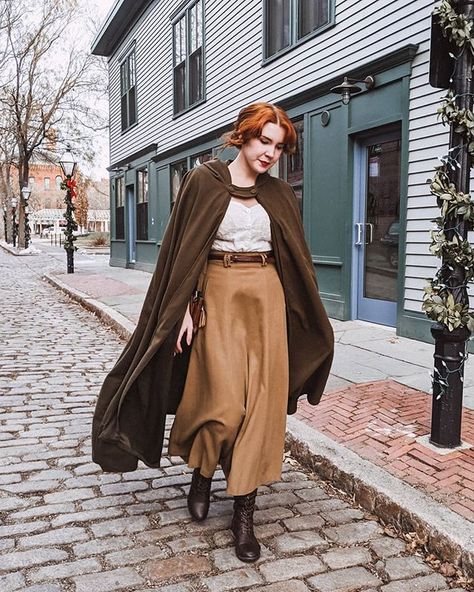 Rachel Masky, Hobbit Fashion, Rachel Maksy, History Bounding, Librarian Style, Moda Vintage, Historical Fashion, New Wardrobe, Cloak