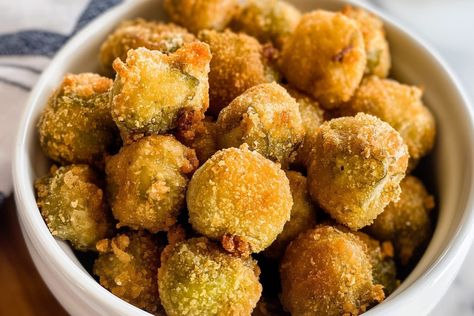 Easy Fried Okra, Air Fryer Okra, Fried Okra Recipe, Southern Fried Okra, Recipe For Air Fryer, Okra Recipe, Crispy Recipes, Fried Okra, Veggie Fries