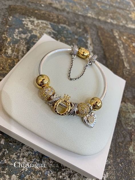 Pandora Jewlery, Gold Pandora, Pandora Bracelet Charms Ideas, Silver Pandora Charms, Pandora Bracelet Designs, Pandora Bracelet Silver, Dope Jewelry Accessories, Mixed Metal Bracelets, Pandora Gold