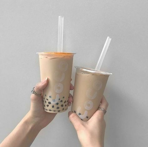 Vietnamese Dessert, Bubble Tea Boba, Boba Drink, Bubble Milk Tea, Cream Aesthetic, Aesthetic Coffee, Boba Tea, Coffee Milk, Beige Aesthetic