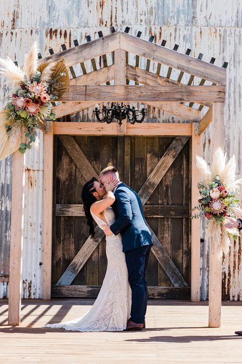 Awkward Poses, Fun Moments, Mornington Peninsula, Melbourne Wedding, Candid Wedding Photography, Estate Wedding, Wedding Ceremony, Melbourne, Dream Wedding