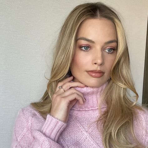 pati dubroff (@patidubroff) • Instagram photos and videos Margot Robbie Makeup, Margot Robbie Hair, Margot Robbie Style, Barbie Makeup, Barbie Hair, Margot Robbie, Harley Quinn, Hair Looks, Balayage