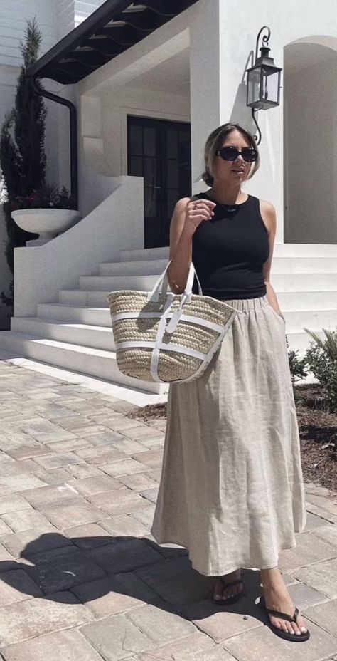 Elegant Outfit Classy, Boho Summer Outfits, Quoi Porter, Long Skirt Outfits, European Summer Outfits, Classic Style Outfits, Fresh Linen, Looks Street Style, Easy Trendy Outfits