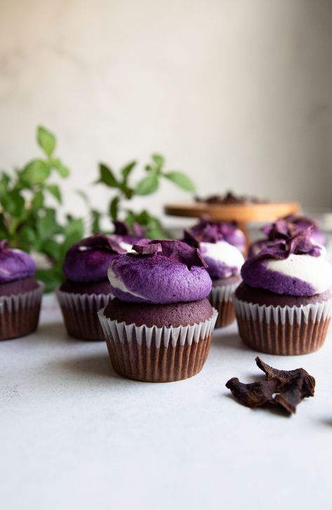 Ube Cupcakes Moist Recipe, Asian Cupcakes, Ube Flan, Ube Cupcake Recipe, Ube Cupcakes, Ube Dessert, Cake Serving Chart, Ube Halaya, Sweet Potato Cupcakes