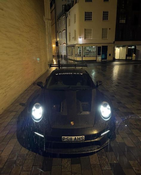 Night Cities, Blacked Out Cars, Cars Night, Pfp Pictures, Rich Cars, Black Cars, Black Porsche, Winter Car, Classy Cars