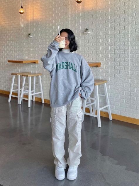 FOLLOW FOR MORE ! #explore #explorepage #foryou #fyp #cybery2k #streetwear #tiktok #vondutch #followme # Baggy Outfit Ideas, Baggy Clothes, Tomboy Style Outfits, Cool Fits, Swaggy Outfits, Tomboy Fashion, Dope Outfits, Mode Vintage, Streetwear Women