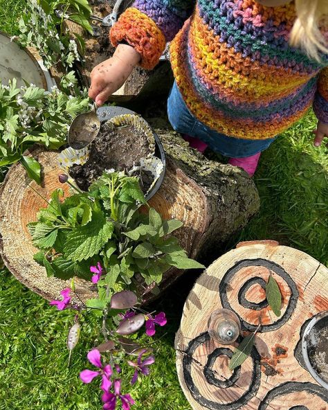 We love this sweet Mud Kitchen play 😍 Featuring our Rustic Oven 🧑‍🍳 Repost from @the_play_adventures_ • ���🧁 mud cakes! 🧁 The sun is shining and the cakes are in the oven! We had this set up for over a week and many cupcakes, birthday cakes and puddings were created! Not a lot was needed just a dollop of mud and a sprinkle of imagination. Add herbs and water to taste 😜 #mudplay #mudkitchenideas #mudkitchen #letthembelittle #imaginativeplay #messyplay #outdoorlearning #forestschool #cosyc... Mud Cakes, Cupcakes Birthday, Mud Cake, Mud Kitchen, Messy Play, Sun Is Shining, Outdoor Learning, Forest School, Puddings