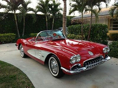 Corvette Red Convertible, Carros Vintage, Old Vintage Cars, Classic Corvette, Corvette Convertible, Classy Cars, Pretty Cars, Us Cars, Red Car