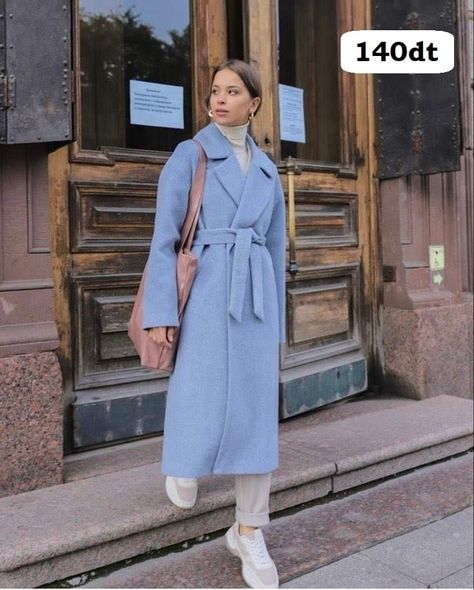 Light Blue Coat Outfit, Chic Outfit Aesthetic, Bossy Outfit, Blue Coat Outfit, Blue Outfit Winter, Winter Coat Outfits, Blazer Outfits Casual, Label M, Winter Fashion Outfits Casual