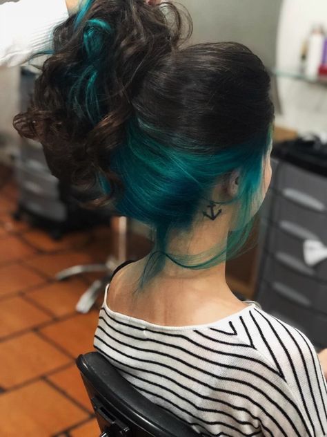 Bold and Sophisticated Green Hair Color Trends Black Hair With Turquoise Underneath, Black Hair With Teal Underneath, Black And Teal Hair Peekaboo, Turquoise Underneath Hair, Black And Aqua Hair, Teal Underneath Hair, Black And Turquoise Hair, Blue Hair Underneath, Turquoise Hair Dye