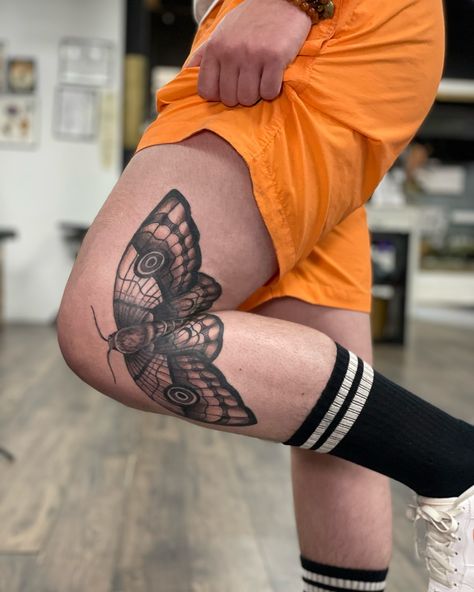 honoured to do such a big piece on such a lovely person 🫶🏼 (I still hate that there’s no moth emoji) 🦋 #mothtattoo #legtattoo #kneetattoo #mothtattoos #vancity #explore #explorepage #foryou #tiktok #tattoos #tattooed Big Moth Tattoo, Lovely Person, Moth Tattoo, Knee Tattoo, July 15, Leg Tattoos, Traditional Tattoo, Moth, Be Still