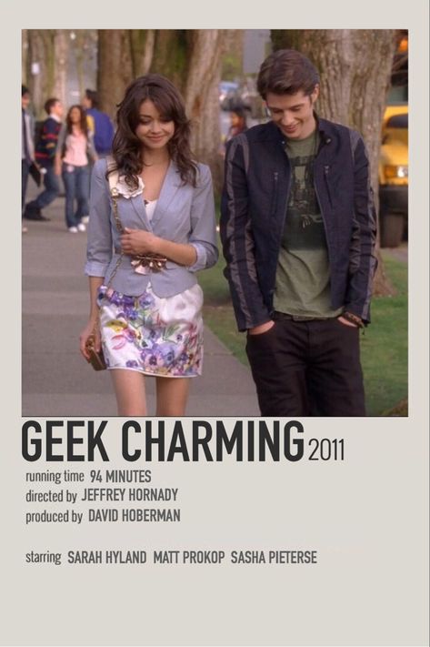 Geek Charming Poster, 2000s Movies Posters, 2000s Movie Posters, Girly Movies To Watch, Movie Outfits Date, Movie Theater Outfit, Movies Drawing, Movies 2000s, Movie 2000s