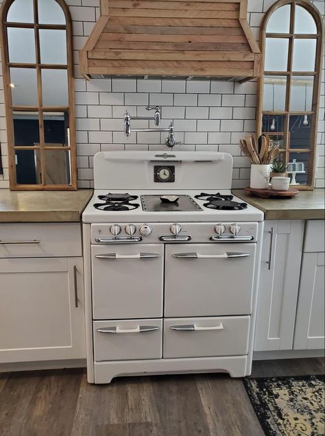 Kitchen With Vintage Stove, Stacked Ovens, Farmhouse Stove, White Stove, Grand Fir, Vintage Stove, Western Kitchen, Vintage Stoves, Cottage Kitchens