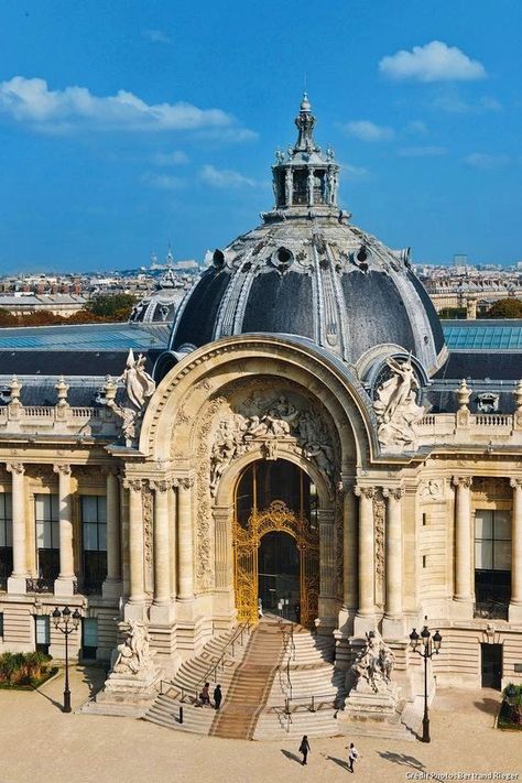 Petit Palais Paris, Grand Architecture, France Architecture, Architecture Cool, Architecture Antique, Le Louvre, Champs Élysées, Paris Architecture, Jardin Des Tuileries