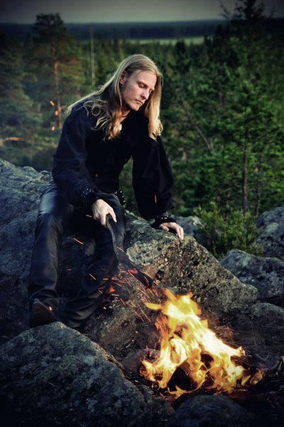 "Whoa! Hey! I come in peace!" "You're on our territory. Excuse us if we don't believe you." "Okay, fair enough. But hear me out, yeah? I'm here to help." {o.c.} Viking Pictures Art, Viking Man, Long Haired Men, Victoria Erickson, Male Witch, Viking Men, Boys Long Hairstyles, Long Hair Styles Men, Longer Life