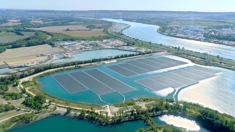 Europe’s largest floating solar plant opens in France – EURACTIV.com Ocean Float, Hydro Plant, Renewable Energy Projects, Solar Power Plant, Solar Farm, Solar Module, Artificial Lake, Photovoltaic Panels, Solar Electric