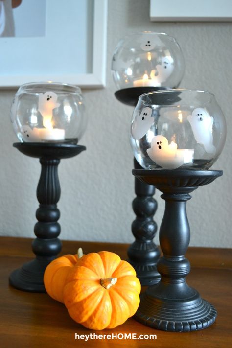 Diy Halloween Candle Holders, Votives Diy, Halloween Centerpiece Ideas, Halloween Candles Diy, Spooky Diy Halloween Decor, Halloween Table Centerpieces, Organization Wall, Decor Stairs, Stairs Storage