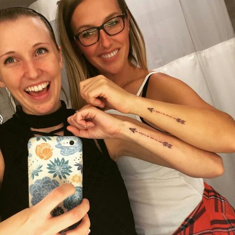 "Sisters" in morse code as an arrow. @laciewolf Arrow Sister Tattoo Ideas, Arrow Sister Tattoo, Sister Morse Code Tattoo, Morse Code Arrow Tattoo, Tatto Lips, Morse Code Tattoo, Small Sister Tattoos, Sisters Tattoo, Sibling Tattoos