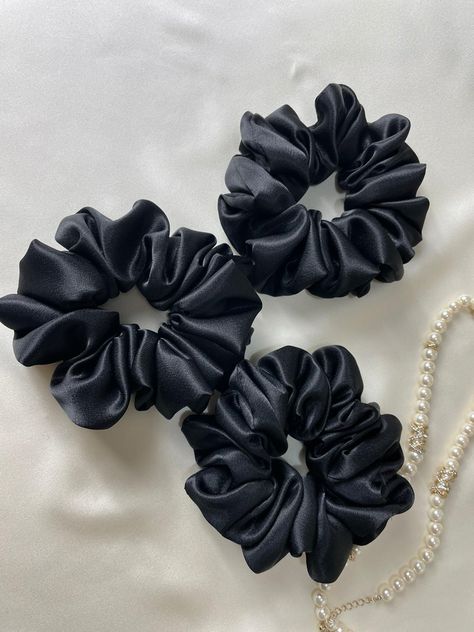 Black Satin Scrunchie, Scrunchie Styles, Beauty Entrepreneur, Scrunchies Diy, Organizing Hair Accessories, Satin Scrunchies, Braid Out, Hair Accessories Clips, Fancy Hairstyles