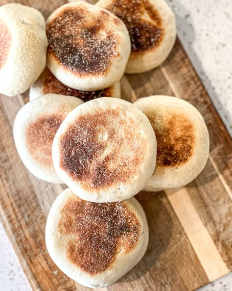 EASY SOURDOUGH ENGLISH MUFFINS USING YOUR DISCARD Azeely Sourdough English Muffins, Easy Sourdough Discard Muffins, Sourdough Discard English Muffin Recipe, Sourdough English Muffins Discard, Discard English Muffins, Sourdough Discard English Muffins, Sourdough Discard Muffins, Sourdough English Muffin Recipe, English Muffin Recipe