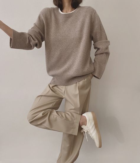 Monochromatic Beige Outfit, Minimal Outfit Korean, Oatmeal Outfit, Neutral Fashion Minimalist, Adidas Velosamba, Uniqlo Looks, Neutral Basics, Sweater Jumper Dress, Japan Outfit