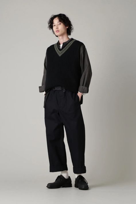 Androgynous Fashion Casual, Androgynous Fashion Male, Androgynous Formal Wear, Male Outfits Aesthetic, Androgynous Men, Minimal Shirt Design, Semi Formal Outfit, Androgynous Outfits, Masc Outfits