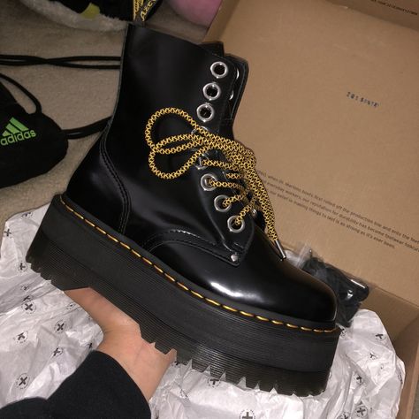 Dc Martens, Doc Martens Jadon, Jadon Platform Boots, Dr Martens Jadon, Doc Martens Boots, Shoes Too Big, Aesthetic Shoes, Dr Martens Shoes, Crazy Shoes