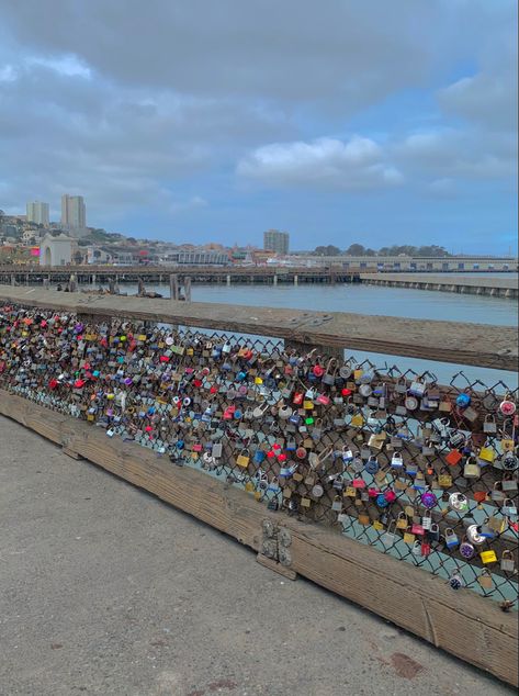 Sam Fransisco Aesthetic, San Francisco Beaches, Aesthetic San Francisco, San Francisco Couple, San Francisco Aesthetic, San Francisco Summer, College Core, San Francisco Beach, Living In San Francisco