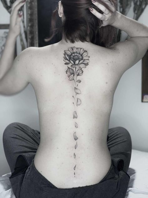 Back Tattoo Women Sunflower, Sun Flower Back Tattoo, Sun Flower Spine Tattoo, Back Tattoo Sunflower, Sunflower Spine Tattoo Quotes, Spine Tattoos Sunflower, Sunflower Back Tattoo Spine, Sunflower Back Tattoo Women, Spine Tattoo Sunflower