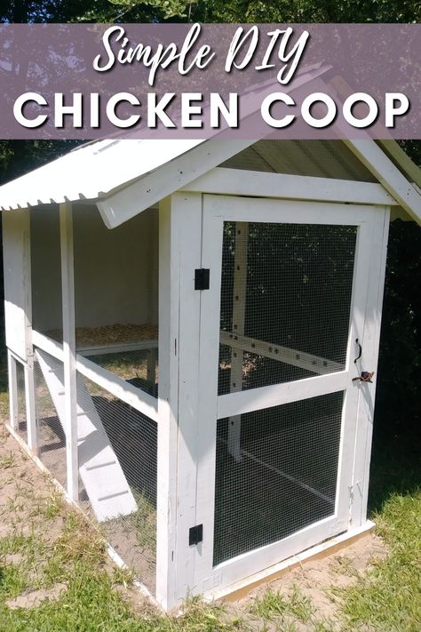 White chicken coop outside Easy Diy Chicken Coop Plans, Chicken House Diy, Simple Chicken Coop Plans, Simple Chicken Coop, Chicken House Plans, Easy Diy Chicken Coop, Chicken Coop Designs Diy, Chicken Coop Plans Free, Chicken Coop Pallets