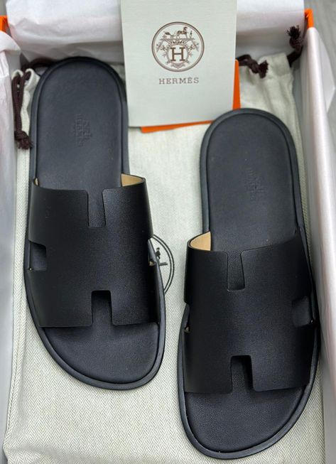 Hermes Slippers, Old Man Fashion, Slippers Outfit, African Dresses Men, Hermes Shoes, Hermes Men, African Dresses, Mens Winter Fashion, Shoe Closet