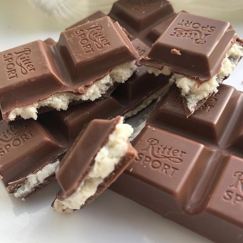 Chocolate Aesthetic, Ritter Sport, Think Food, Pretty Food, Food Cravings, Cute Food, Aesthetic Food, Good Eats, Sweet Recipes