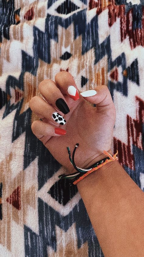 Easy Western Nails To Do At Home, Nail Ideas Punchy, Short Cute Nails Square, Diy Western Nails, Country Thunder Nails, Western Nails Inspiration, Red Western Nail Ideas, Punchy Western Nails Short, Simple Nails Western