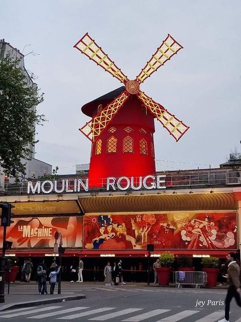 ♔ Le Moulin Rouge ♔ Paris Paris Map Illustration, Mulan Rouge, Paris Metro Stations, Moulin Rouge Paris, Paris 2023, South France, France Trip, Paris Dream, Paris France Travel