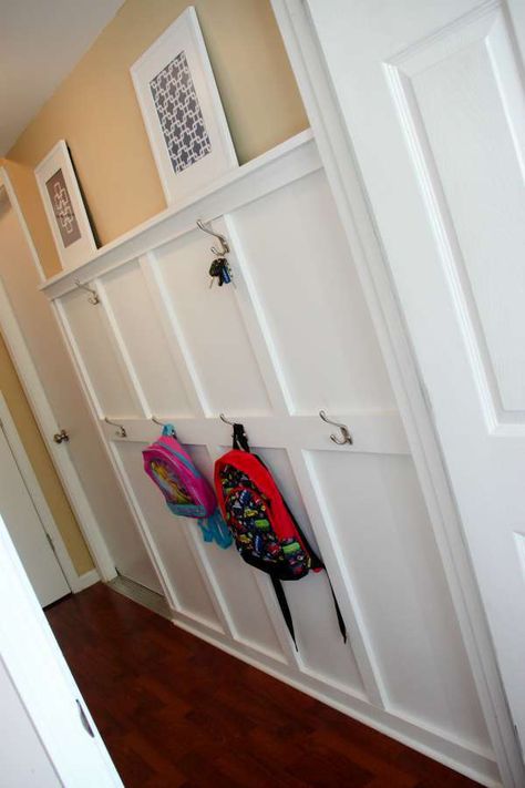 Easy Board And Batten, Mud Area, Back Door Entrance, Hallway Mudroom, Functional Mudroom, Mud Room Entry, Kitchen Entrance, House Organization, Mudroom Entryway