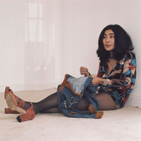 (28) Tumblr 70s Halloween Costumes, John Lennon And Yoko Ono, John And Yoko, John Lennon Yoko Ono, Beatles Girl, 70s Costume, John Lennon And Yoko, Intimate Photos, Yoko Ono