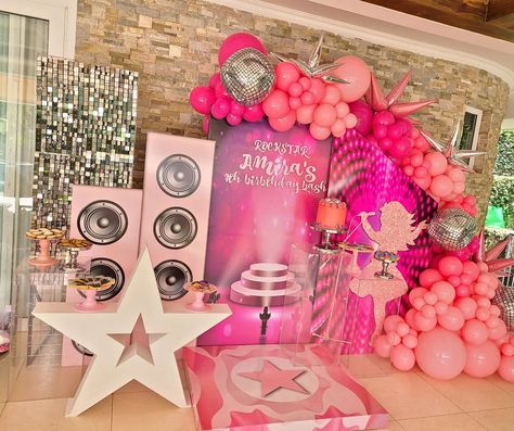 Pink Rockstar Party, Girly Rockstar Aesthetic, Rock Star Themed Birthday Party, Pop Star Birthday Party Ideas, Rockstar Party Ideas, Rock Party Decorations, Music Birthday Party Theme, Music Themed Birthday Party, Karaoke Aesthetic