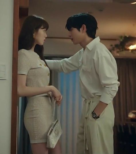 Lee sung kyung Kim Young Dae, Kim Young-dae, Dating Book, W Two Worlds, Lee Sung Kyung, Korean Drama Tv, Sung Kyung, Mood Off Images, Korean Couple