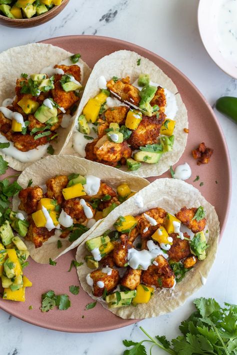 These Chipotle Tofu Tacos are so simple to make and are going to be your NEW favorite way to substitute meat in your tacos! The tofu turns out crispy and packed with flavor- this is definitely one for the tofu skeptics out there! Tofu Dinner Recipes, Tofu Dinner, Chipotle Tofu, Mexican Pulled Pork, Tofu Breakfast, Vegan Chipotle, Tofu Tacos, Cooking Tofu, Slow Cooker Pasta