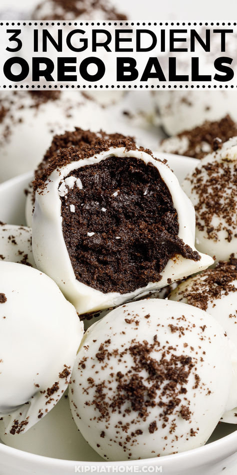 Oreo balls covered with white chocolate and dusted with cookie crumbs. Easy Recipes For Groups, Desert With Oreos, Oreo Deserts Ideas, Nye Baking Ideas, New Years Eve Recipes Desserts, Heavenly Oreo Dessert, New Years Eve Treats Desserts, Crushed Oreo Recipes, Oreo Whipped Cream Dessert