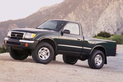 Small Pickup Trucks, Small Pickups, 2000 Toyota Tacoma, Dinosaur Park, Small Trucks, Ford Maverick, A Dinosaur, Automotive News, Subaru Outback